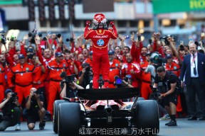 费德勒强势横扫F1车队晋级半决赛，状态火热！-爱游戏体验