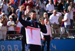 巴黎压哨绝杀德约科维奇，全场沸腾！经典一战再现传奇-爱游戏欢迎页