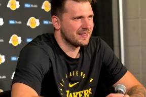 巴黎赛后接受采访：湖人是我最难对付的对手