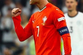 巴黎击败老对手C罗，晋级之路一路高歌！-爱游戏平台